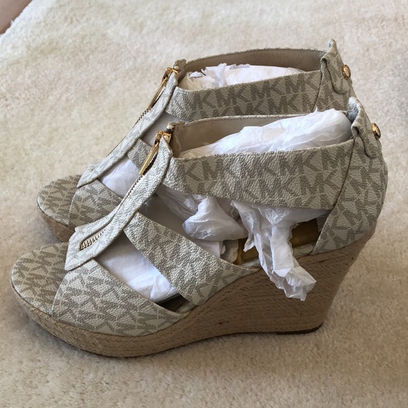 Vintage Michael Kors Dakota Wedge MK Mini Logo PVC Vanilla Espadrille Wedge - Picture 2 of 4